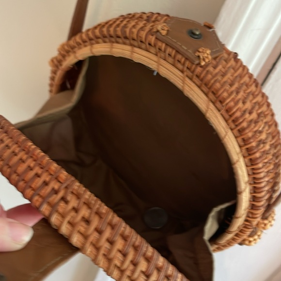 Round Woven Rattan Crossbody Bag - Picture 3 of 3